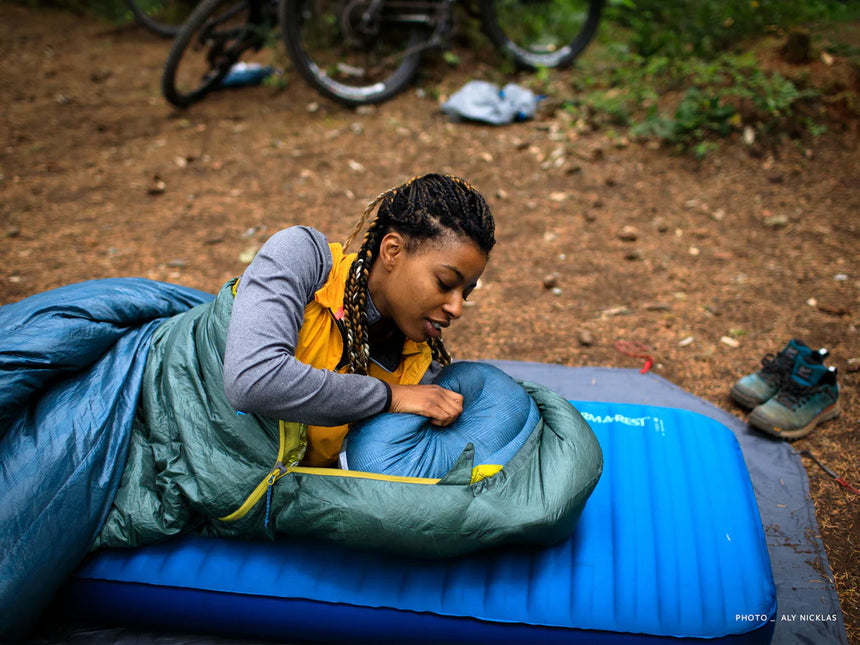 Thermarest Air Head Down Pillow - Regular Outdoor Action- In use