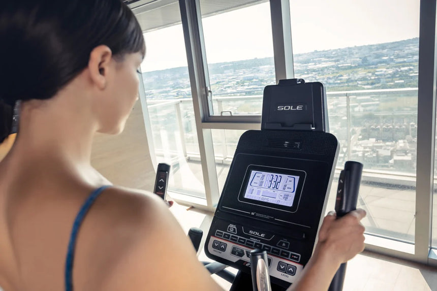 Sole FitnessSole Fitness E25 Elliptical Cross TrainerOutdoor Action