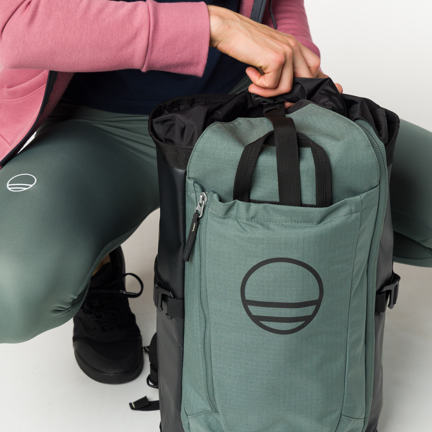 Wild Country Climbing Crag Hauler 25 Backpack Outdoor Action Black/Marsh - Roll top closure