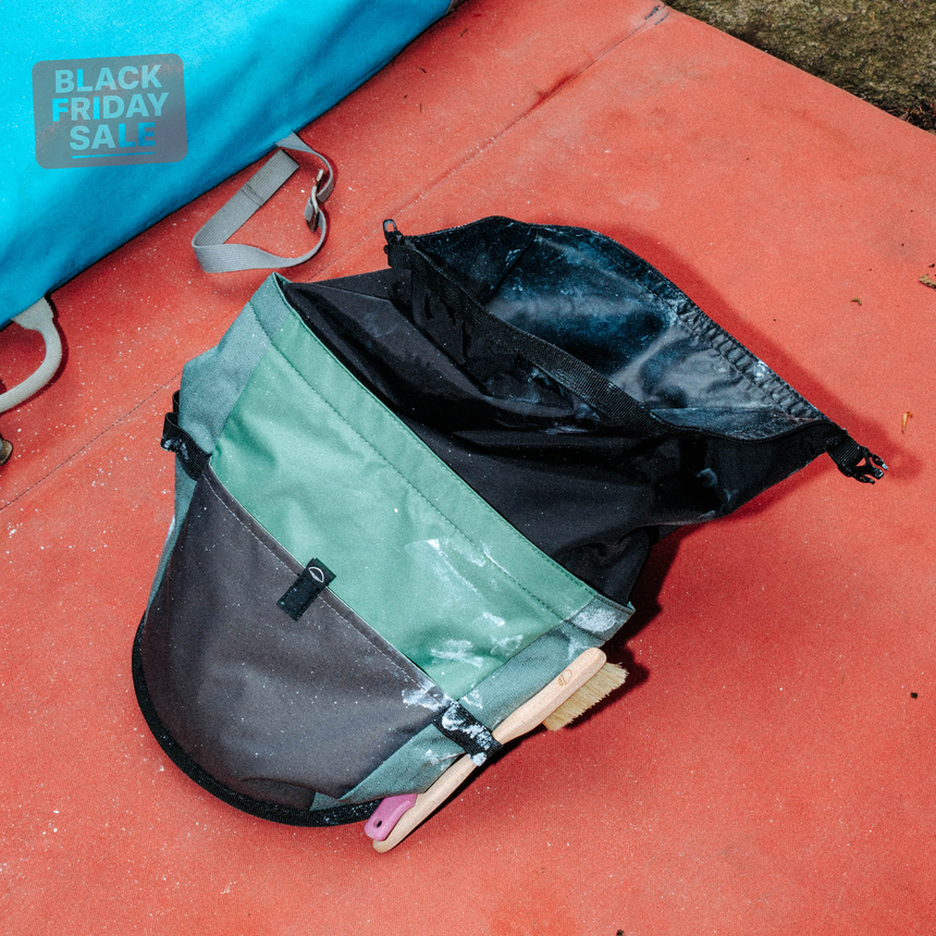 Wild Country Climbing Sequence Chalk Bucket Outdoor Action Green Ivy/Marsh/Onyx - Product In Use