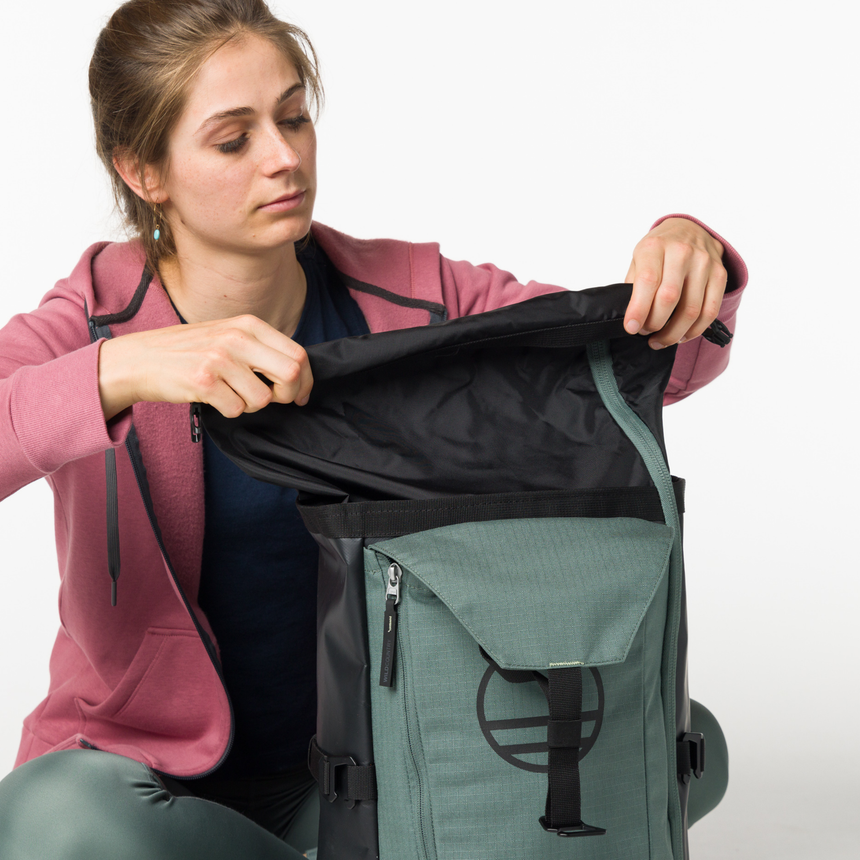 Wild Country Climbing Crag Hauler 25 Backpack Outdoor Action Black/Marsh - Roll top closure