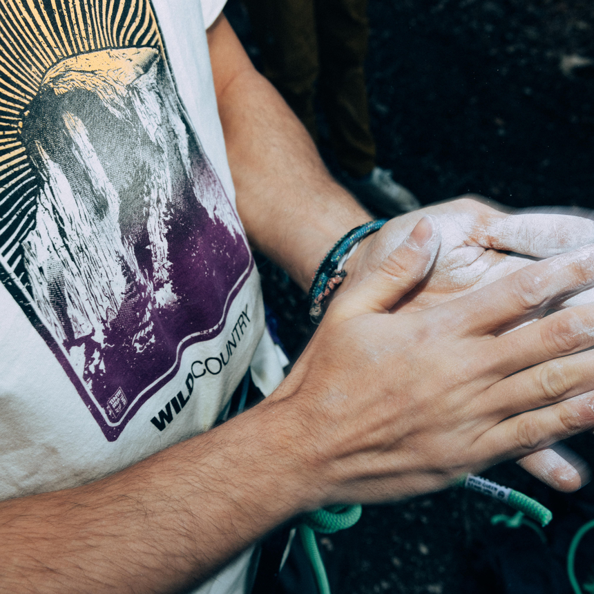 Wild Country Climbing Flow T-Shirt Man Outdoor Action Quartz - Product In Use