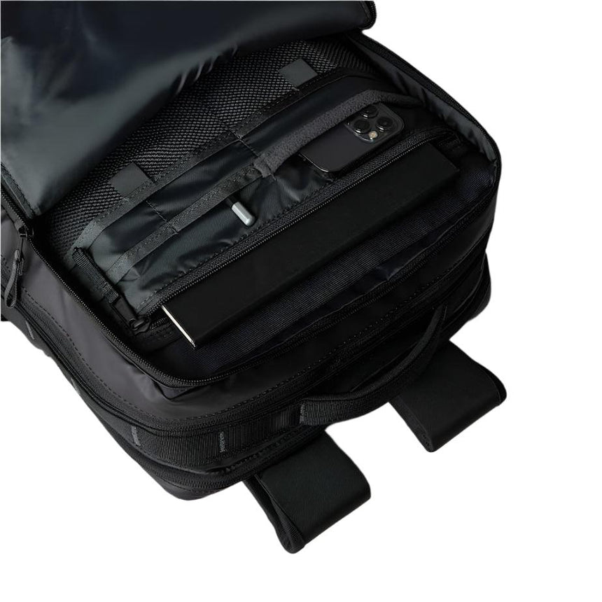 The North FaceThe North Face Base Camp Voyager DaypackOutdoor Action