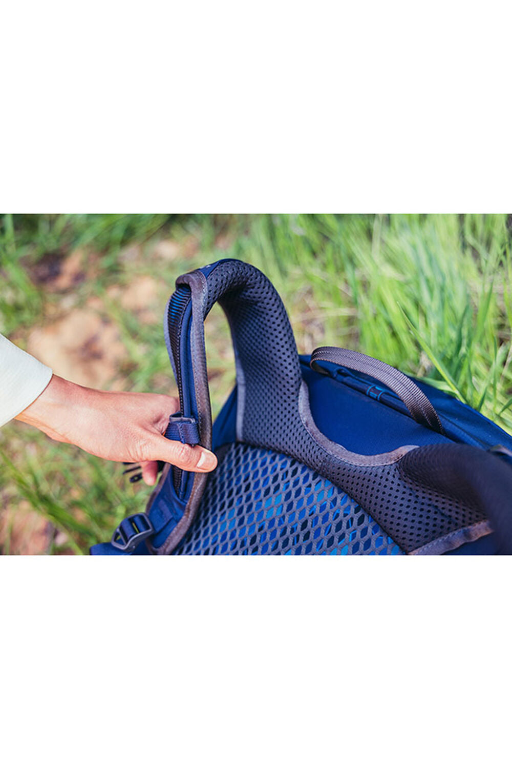 Gregory Jade LT 28 Women's Hiking Backpack in Midnight Navy - Hipbelt Pocket Detail