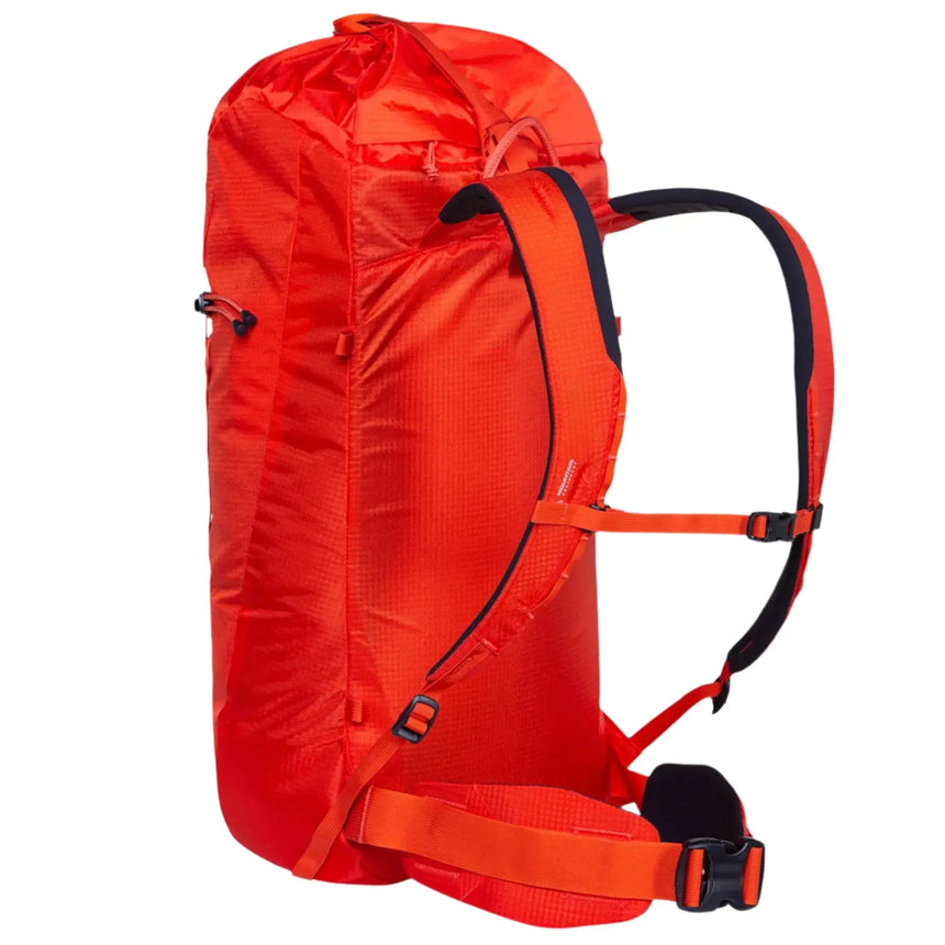 Mountain EquipmentMountain Equipment Tupilak 30+ BackpackOutdoor Action