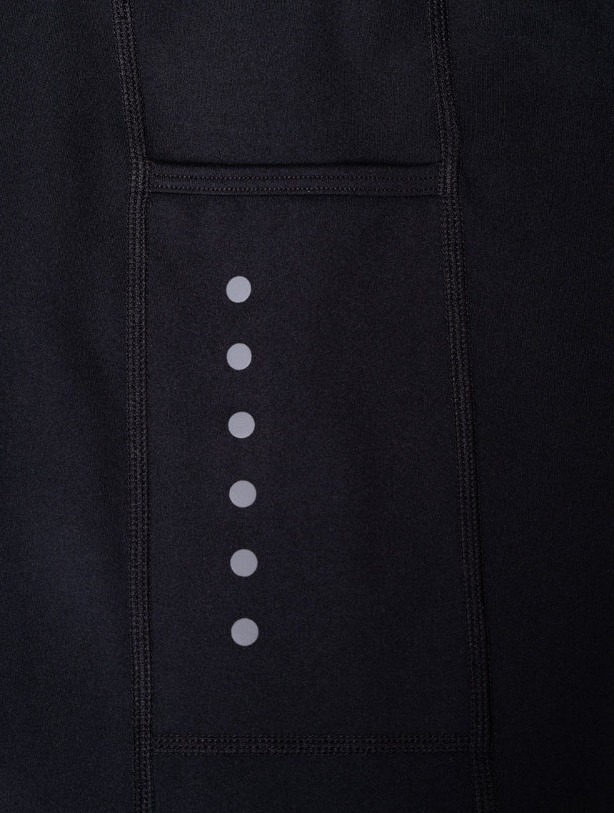 Ronhill Men's Core Stretch Short in All Black - thigh stash pocket detail