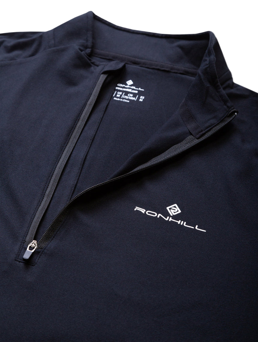 Ronhill Men's Core Thermal 1/2 Zip in Black/Bright White - zip ventilation detail
