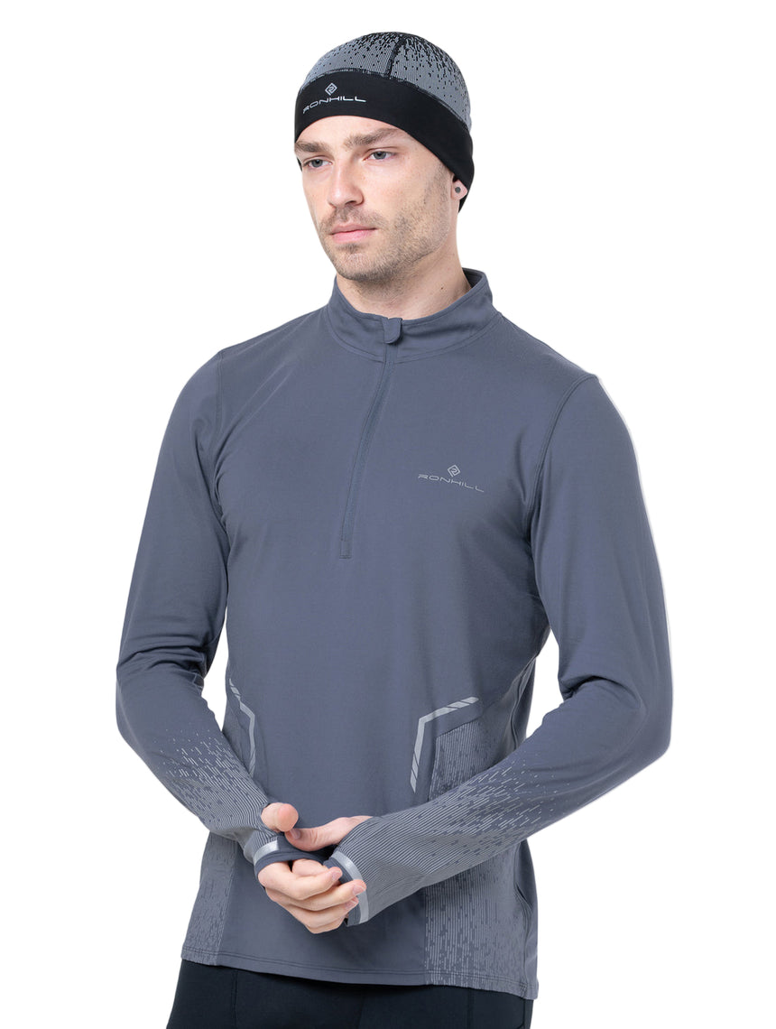 Ronhill Men's Tech Reflect 1/2 Zip in Anchor/Reflect - thumb loop detail