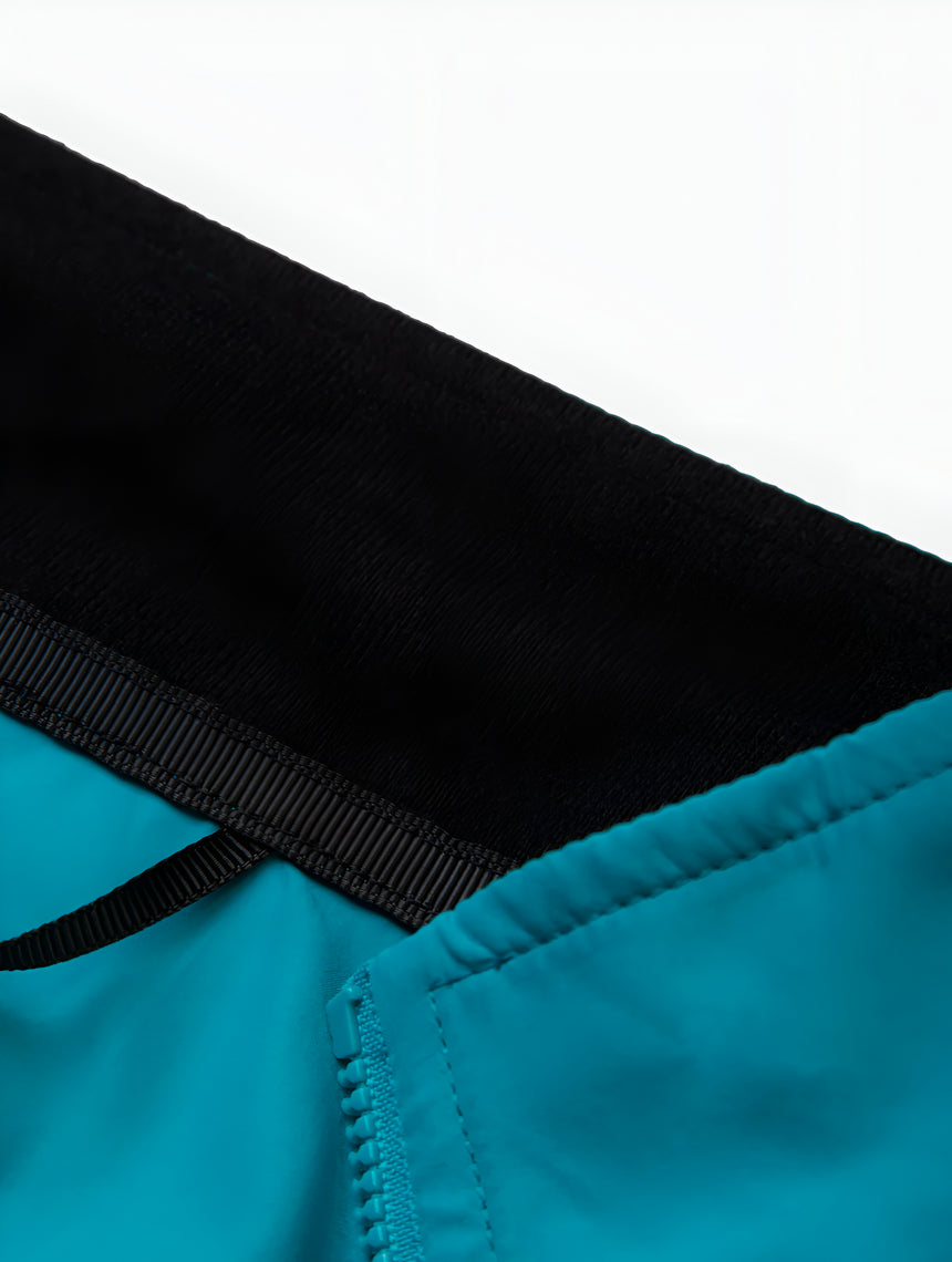 Ronhill Women's Core Jacket in Azure/Bright White - collar detail