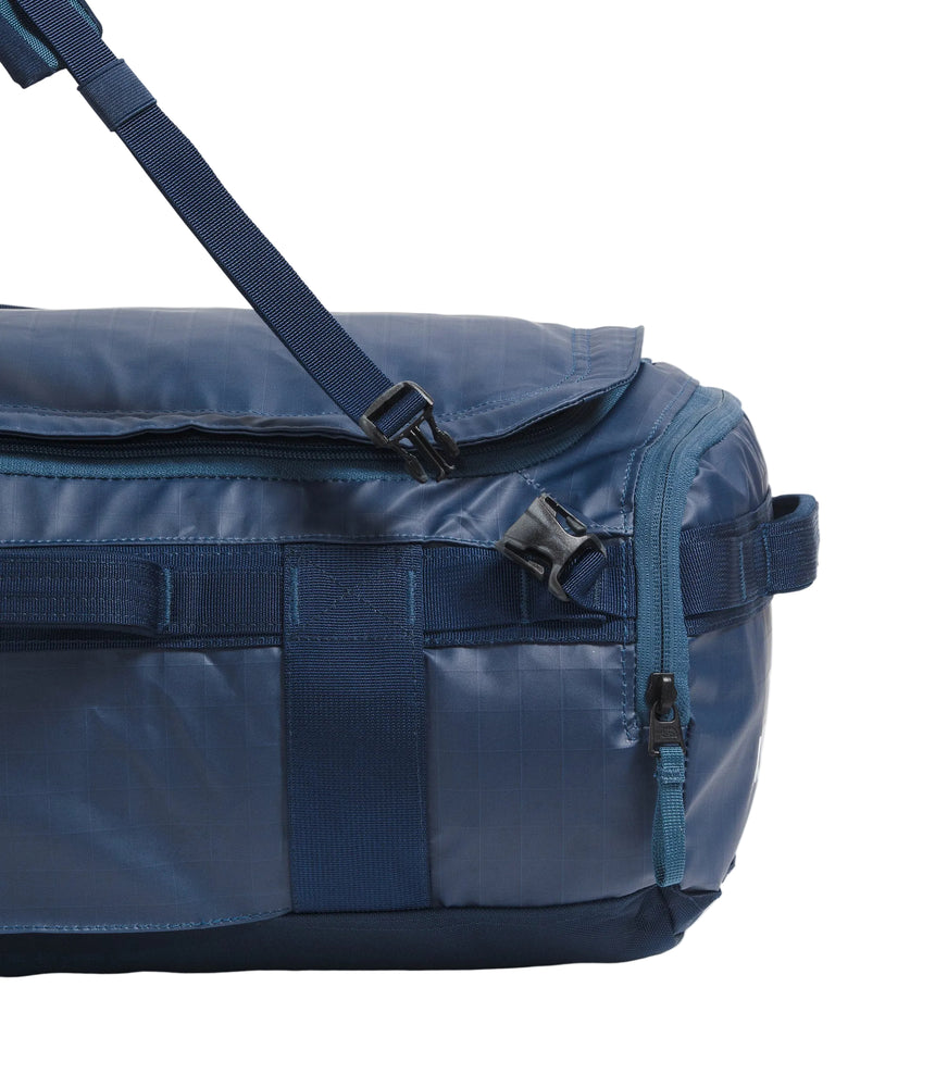 The North Face Base Camp Voyager 32L Shady Blue/Summit Navy - lifestyle shot showing 32 litre capacity and travel functionality