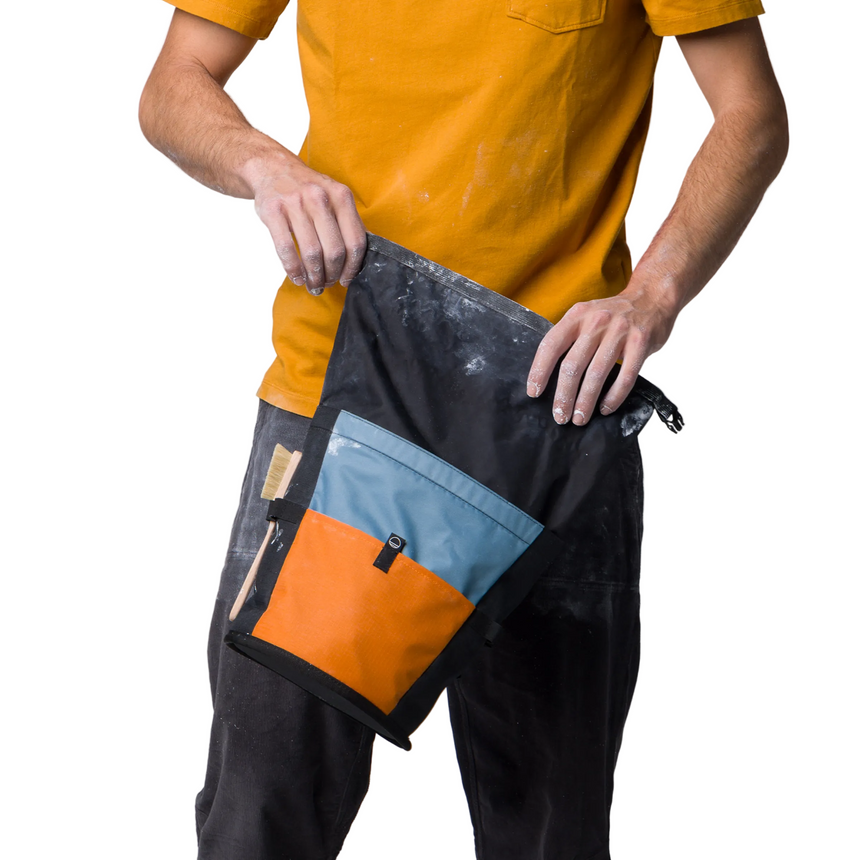 Wild Country Climbing Sequence Chalk Bucket Deepwater/Sandstone/Black - Model Holding Roll top