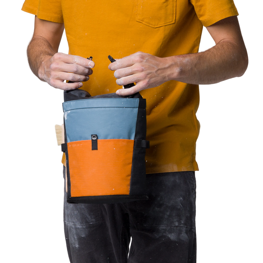 Wild Country Climbing Sequence Chalk Bucket Deepwater/Sandstone/Black - Roll Top with Buckle