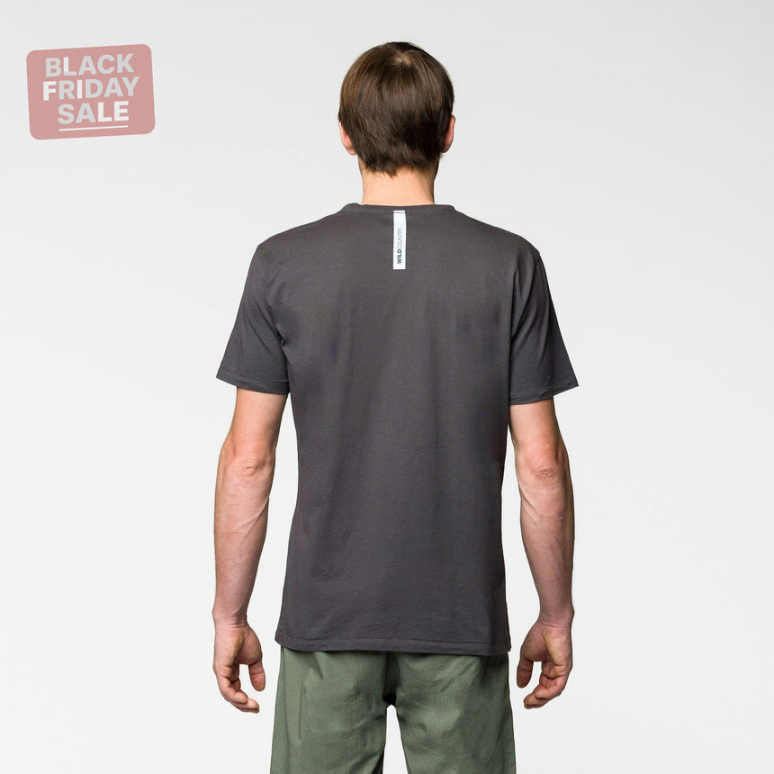 Wild Country Climbing Heritage T-Shirt Man Outdoor Action Onyx - Back Fit on Model