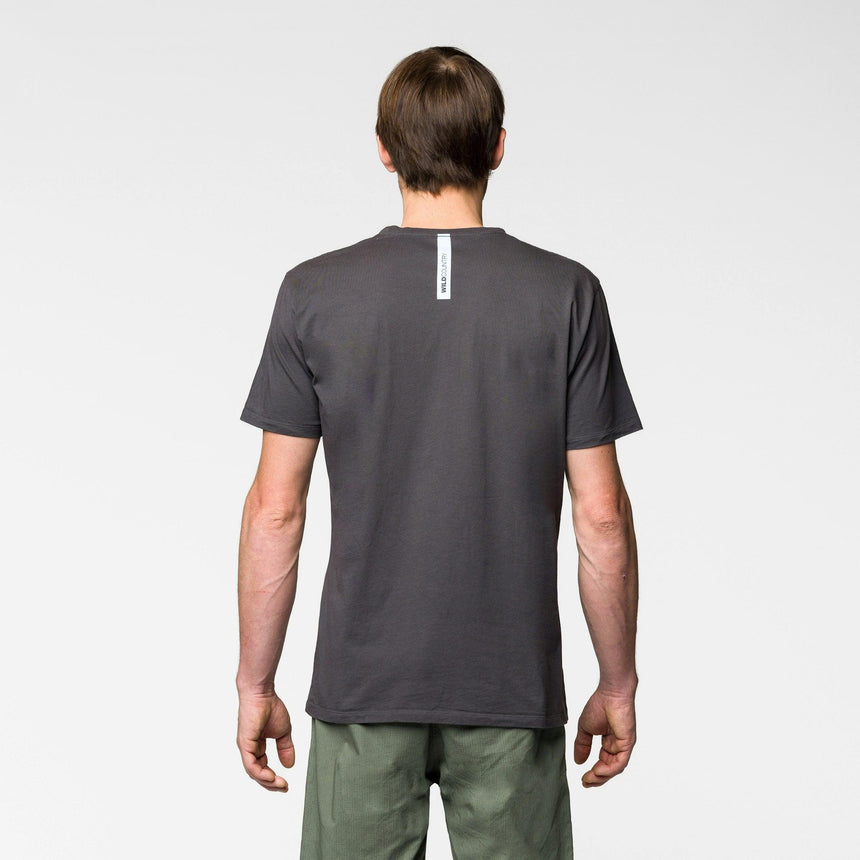 Wild Country Climbing Heritage T-Shirt Man Outdoor Action Onyx - Back Fit on Model