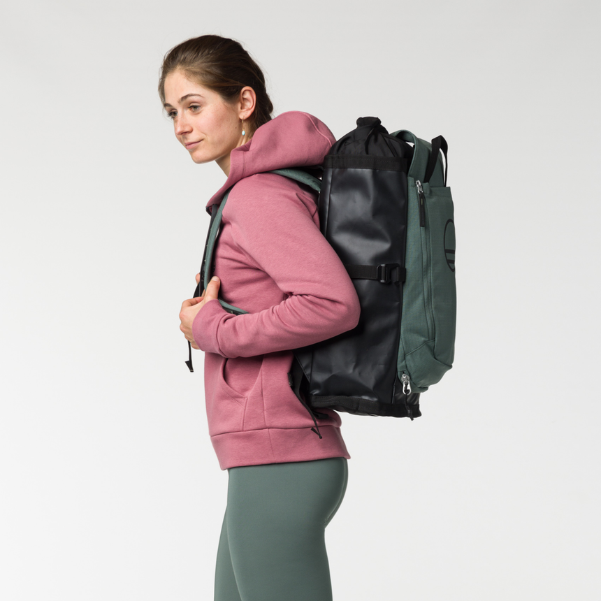 Wild Country Climbing Crag Hauler 25 Backpack Outdoor Action Black/Marsh - Padded belt