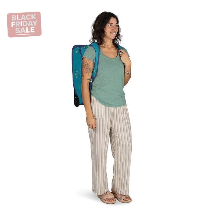 OspreyOsprey Daylite™ Carry-On Wheeled Duffle 40Outdoor Action