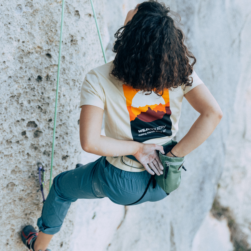 Wild Country Climbing Flow Chalk Bag Outdoor Action Green Ivy - Product In Use