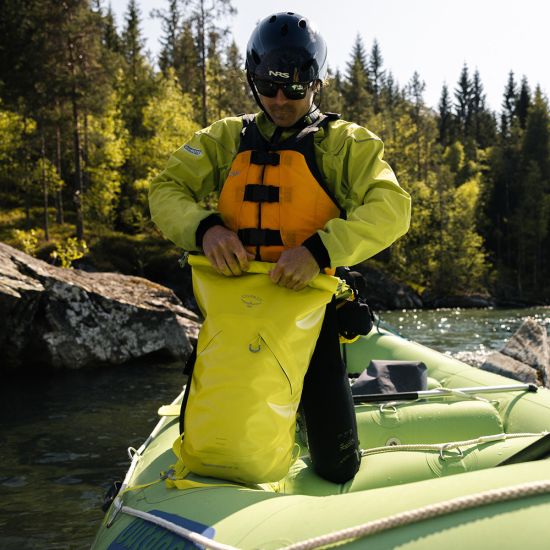 OspreyOsprey Transporter® Roll Top Waterproof 25Outdoor Action