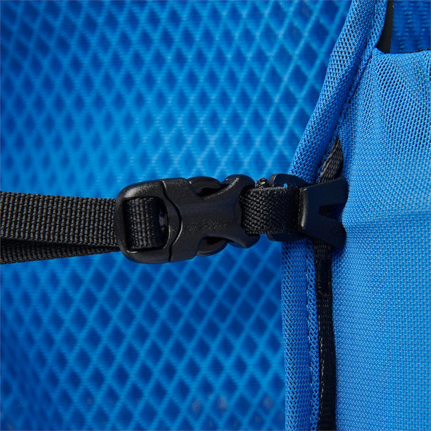Black Diamond Distance 4 Hydration Vest Outdoor Action Carbon- Front buckles