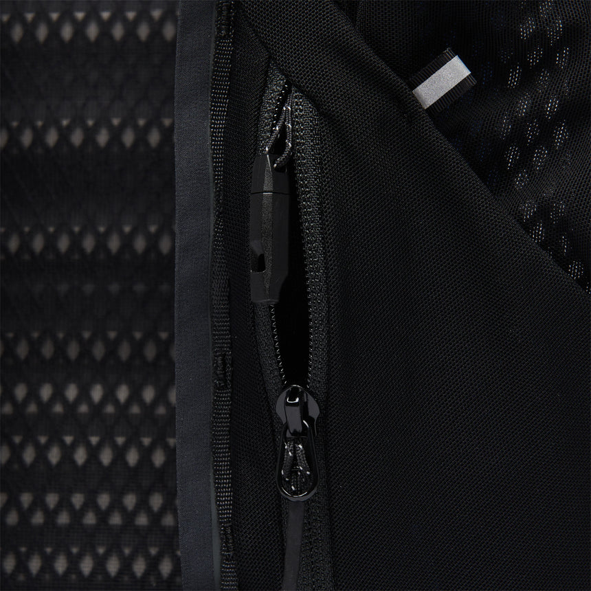 Black Diamond Distance 22 Backpack Outdoor Action- hipbelt pocket