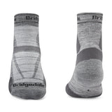 Bridgedale TRAIL RUN Ultralight T2 Merino Sport 3/4 Socks in Grey - front and back
