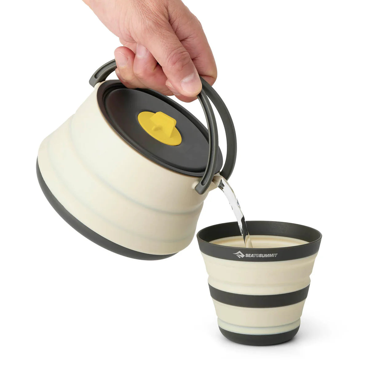 Sea to Summit Frontier Ultralight Collapsible Kettle Outdoor Action Bone White- Product in use