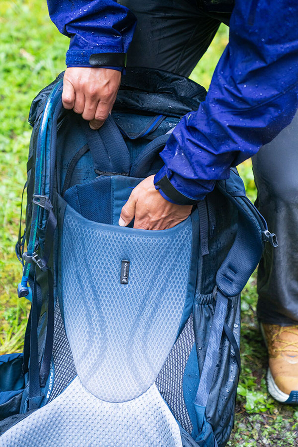 Gregory Baltoro 75L Men's Backpacking Pack in Stellar Blue - Suspension Detail