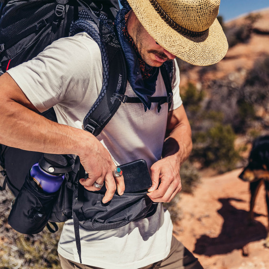 Gregory Baltoro 100 Pro RC Oversized Hipbelt Pocket - ample space for mobile phone and trail essentials