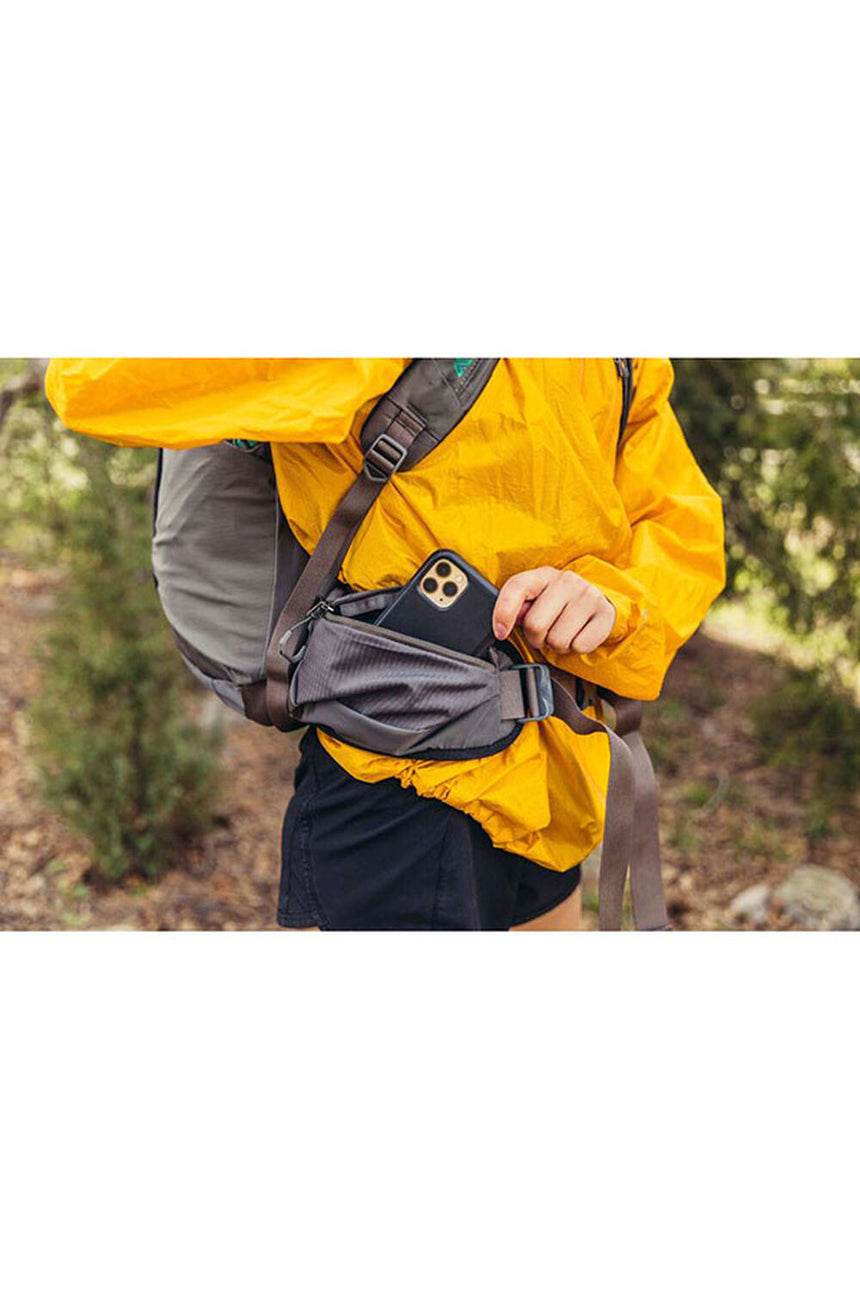 Gregory Jade 28L Side Stretch Mesh Pocket - pass-through design for water bottles and gear
