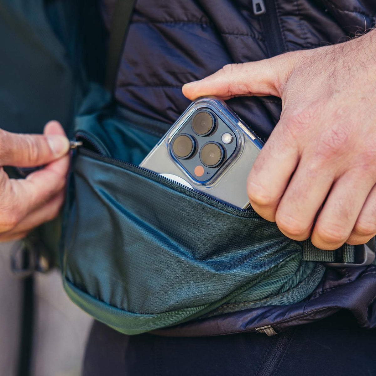Gregory Paragon 40L Hipbelt Pocket - secure storage for essentials on the trail