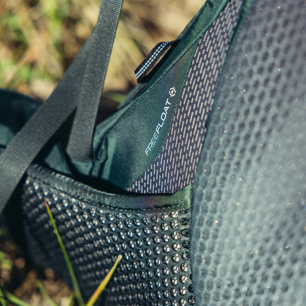 Gregory Paragon 70L FreeFloat Hybrid Suspension - AirCushion mesh backpanel with over 90% air
