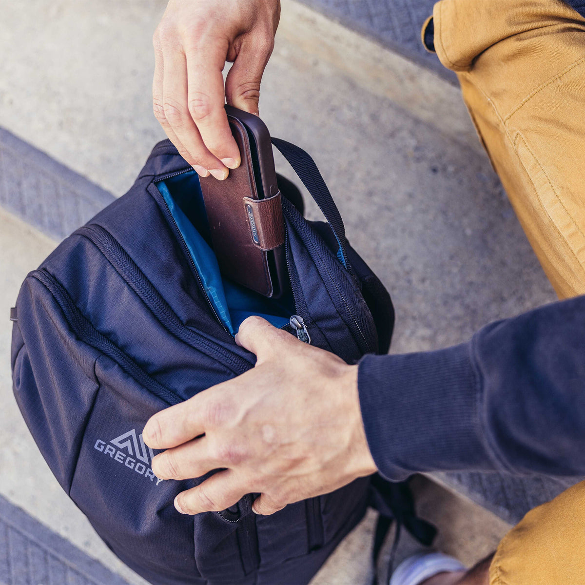 Gregory Retna 28L Top Quick-Access Pocket - zippered compartment for essentials and small items