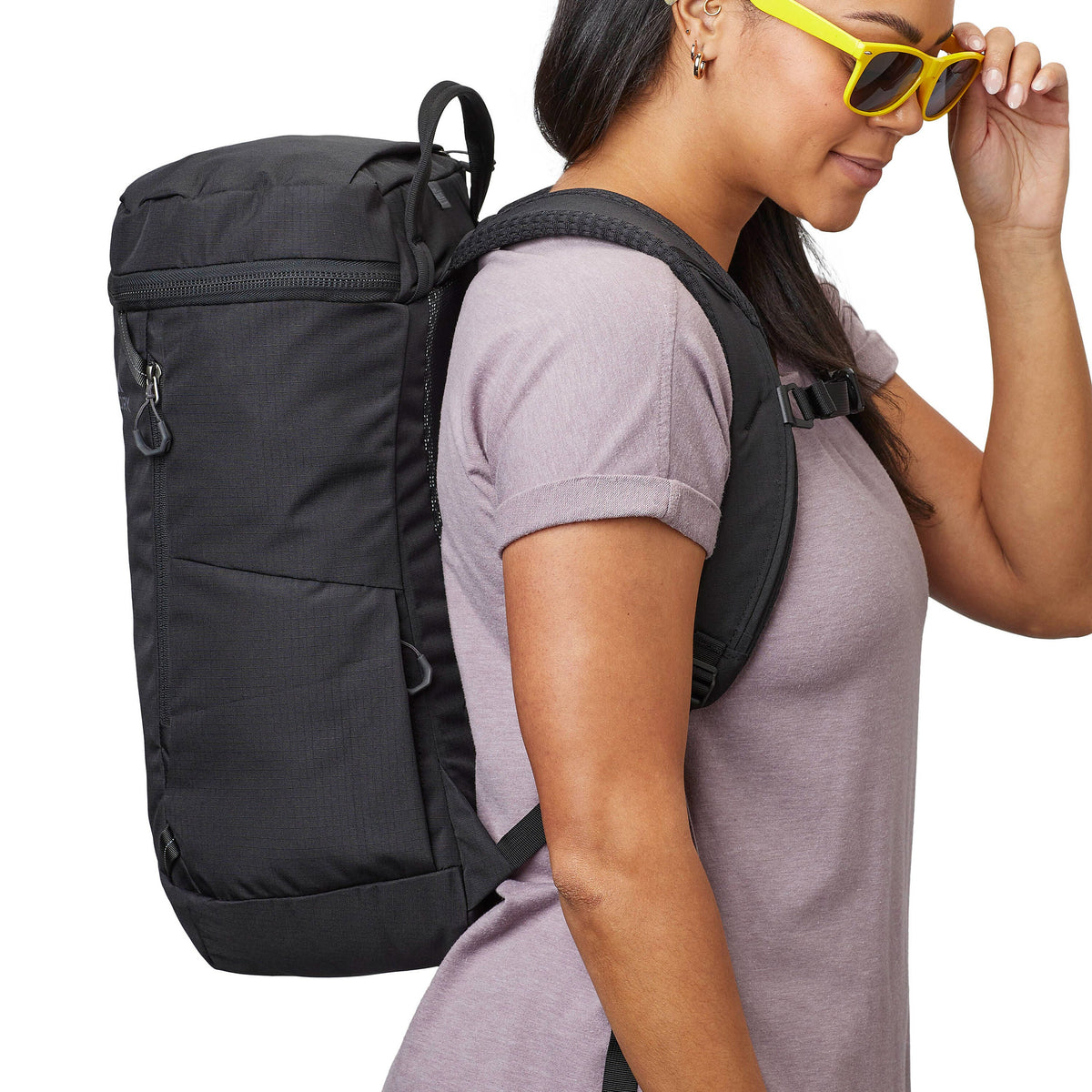 Gregory Rhune 25L on Model - demonstrating comfortable fit and 25L capacity