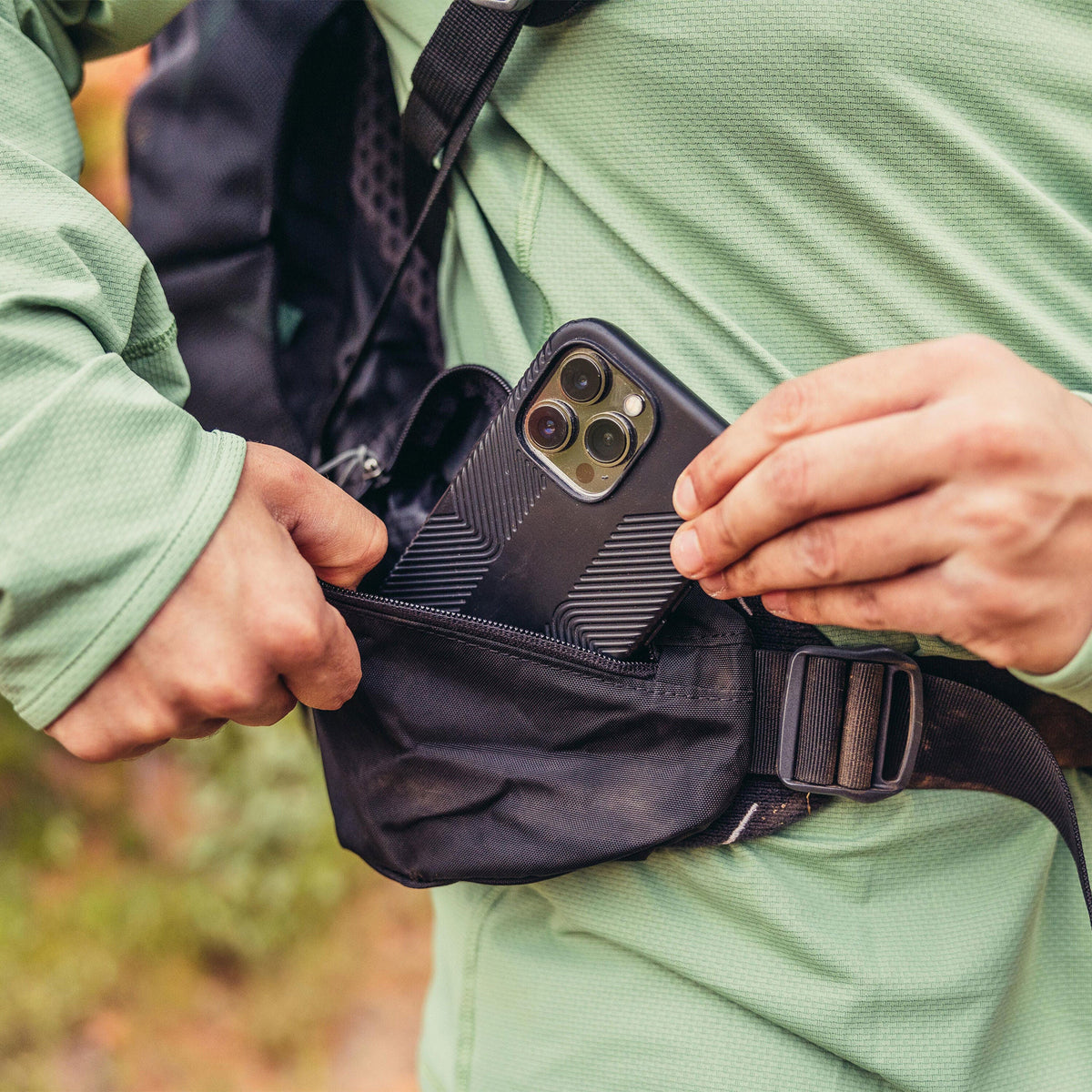 Gregory Stout 70 Oversized Hipbelt Pocket - large zippered storage for phone and trail essentials