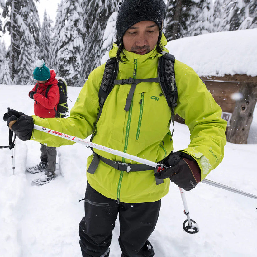 MSR DynaLock™ Trail Backcountry Poles Outdoor Action - DynaLock™ adjustability