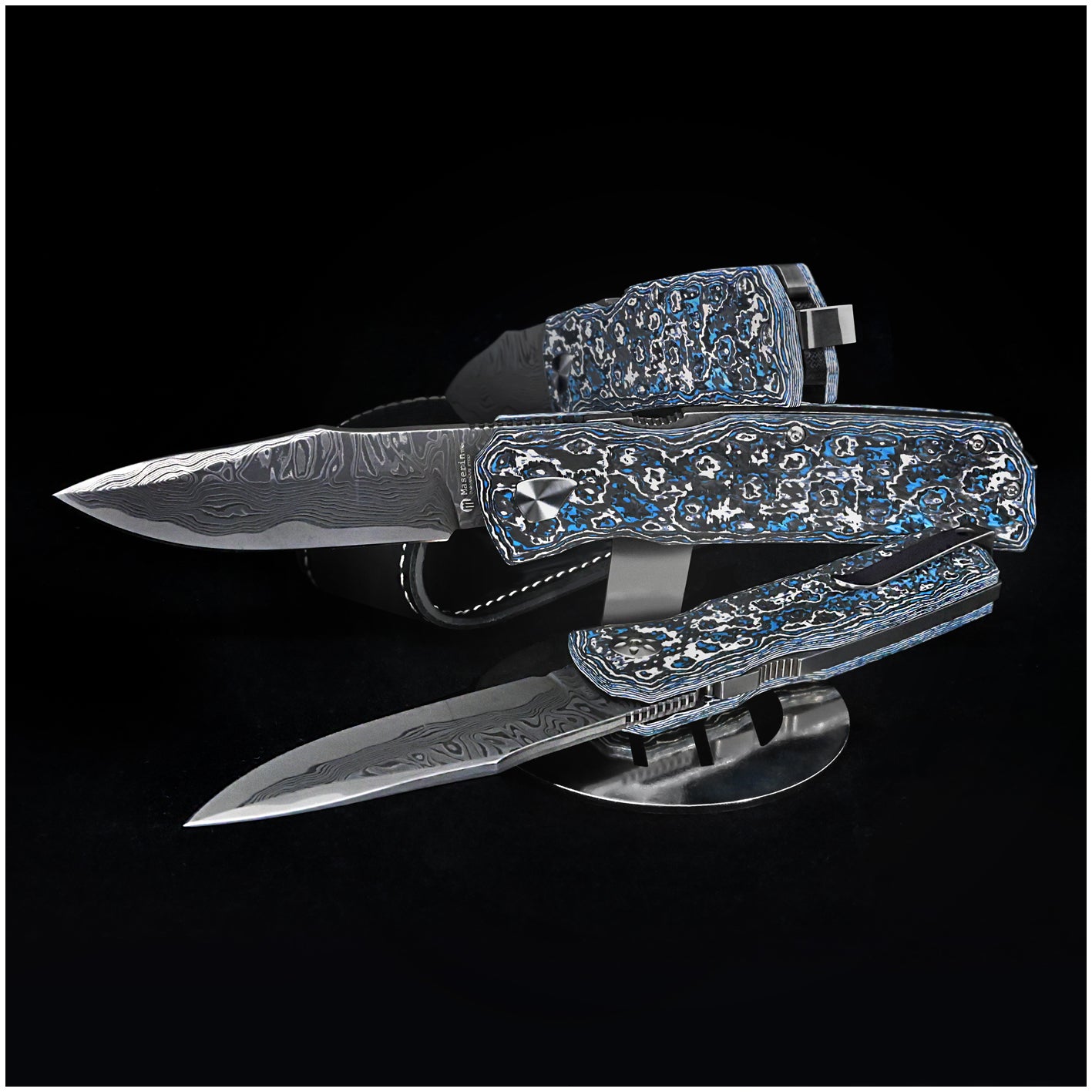 Close-up of Maserin 502 Power MagnaCut Arctic Storm Fatcarbon handle - CNC-machined colour facets