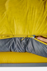 Rab Neutrino Down Sleeping Bag (-18°C/0F) in Graphene/Dark Pollen - Zip Open Detail