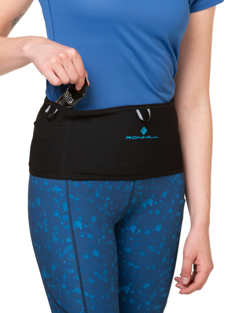 Ronhill 360 Waistband in All Black - stash pocket detail 1