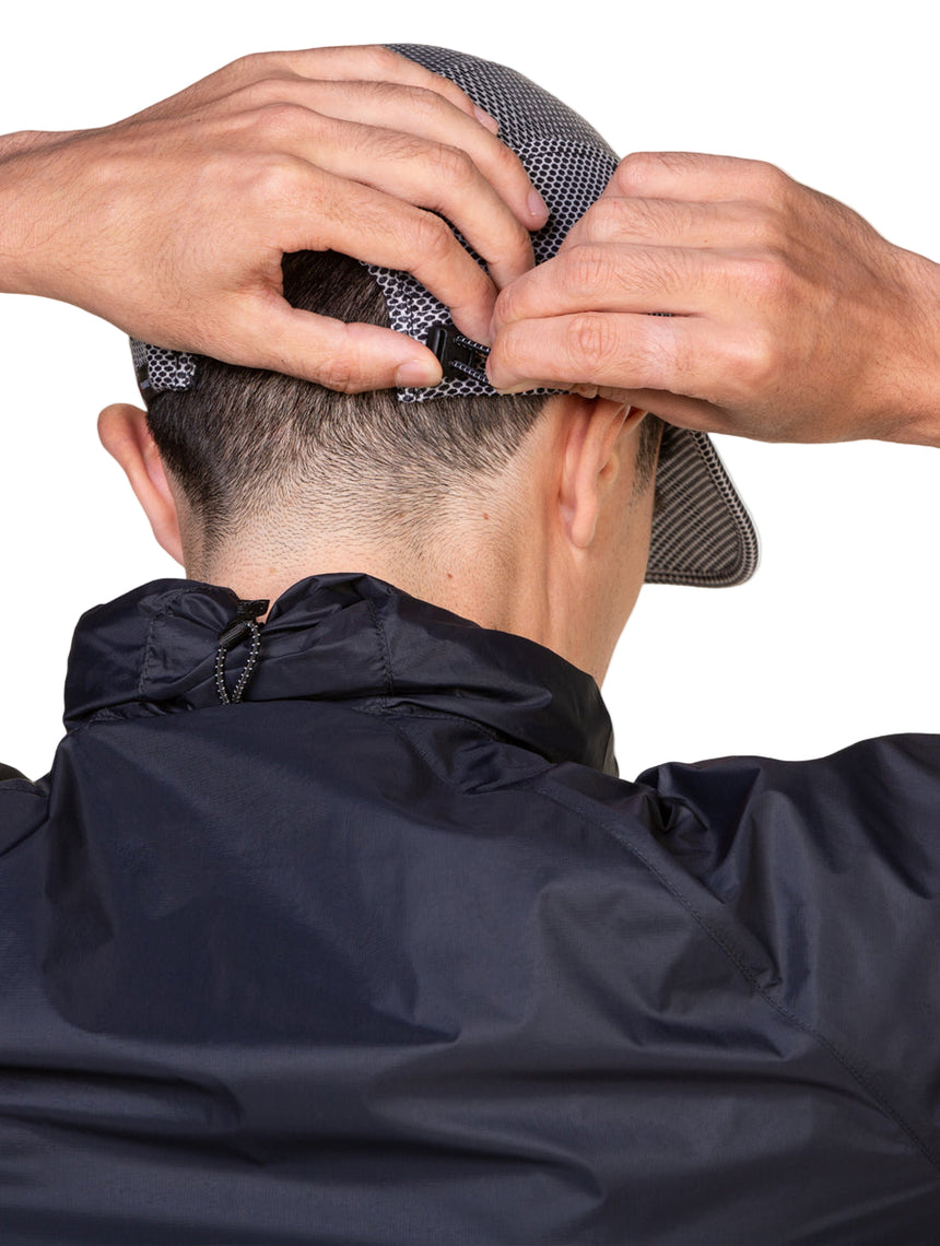 Ronhill Golden Hour Cap in Black Matrix - bungee cord detail
