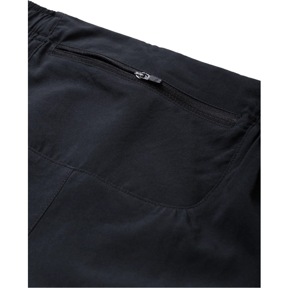 Ronhill Men's Core 5" Short in Black/Bright White - secure pocket detail