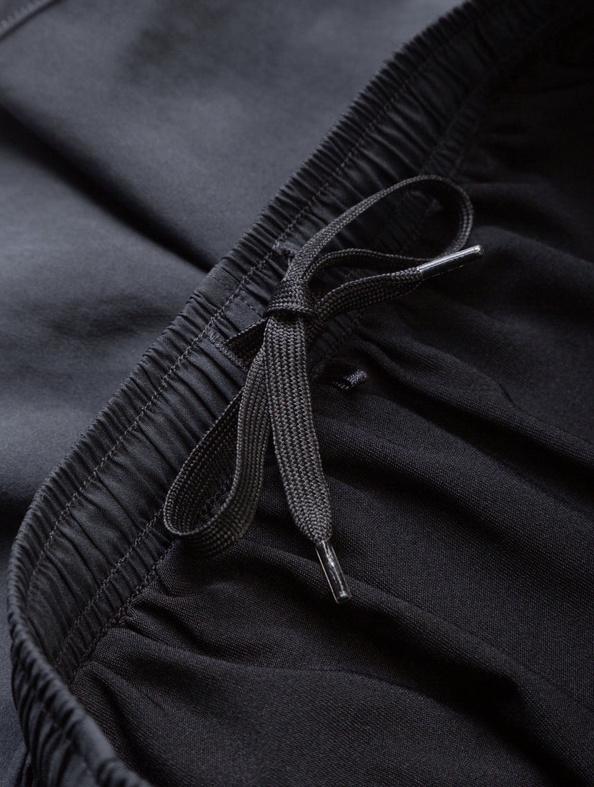 Ronhill Men's Core Racer Short in Black/Bright White - drawcord detail