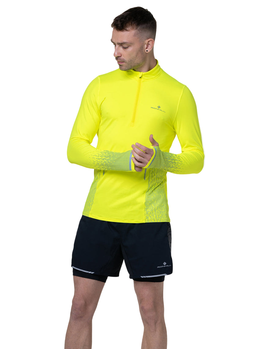 Ronhill Men's Tech Reflect 1/2 Zip in Fluo Yellow/Reflect - thumb loop detail