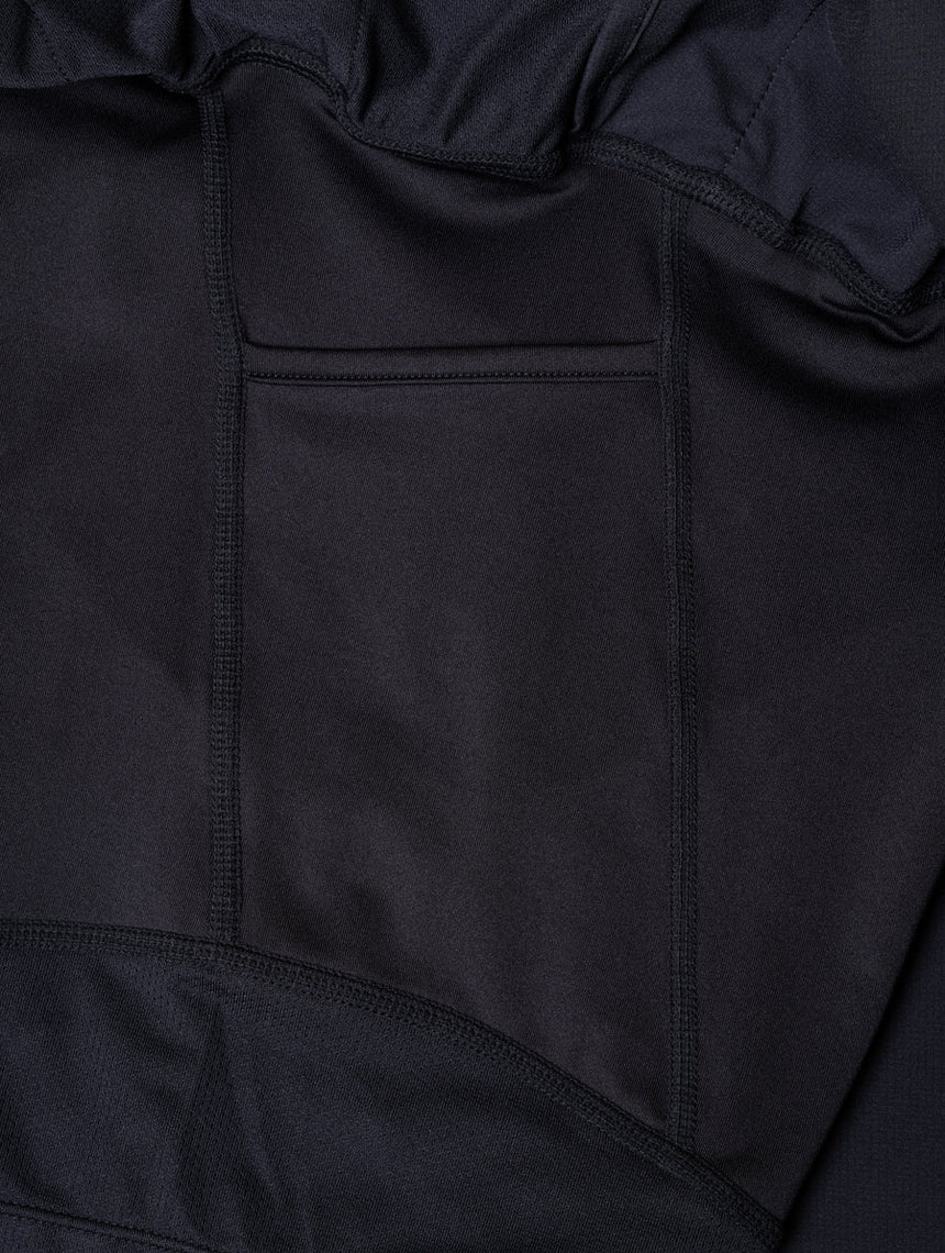 Ronhill Women's Tech Skort in All Black - thigh stash pocket detail