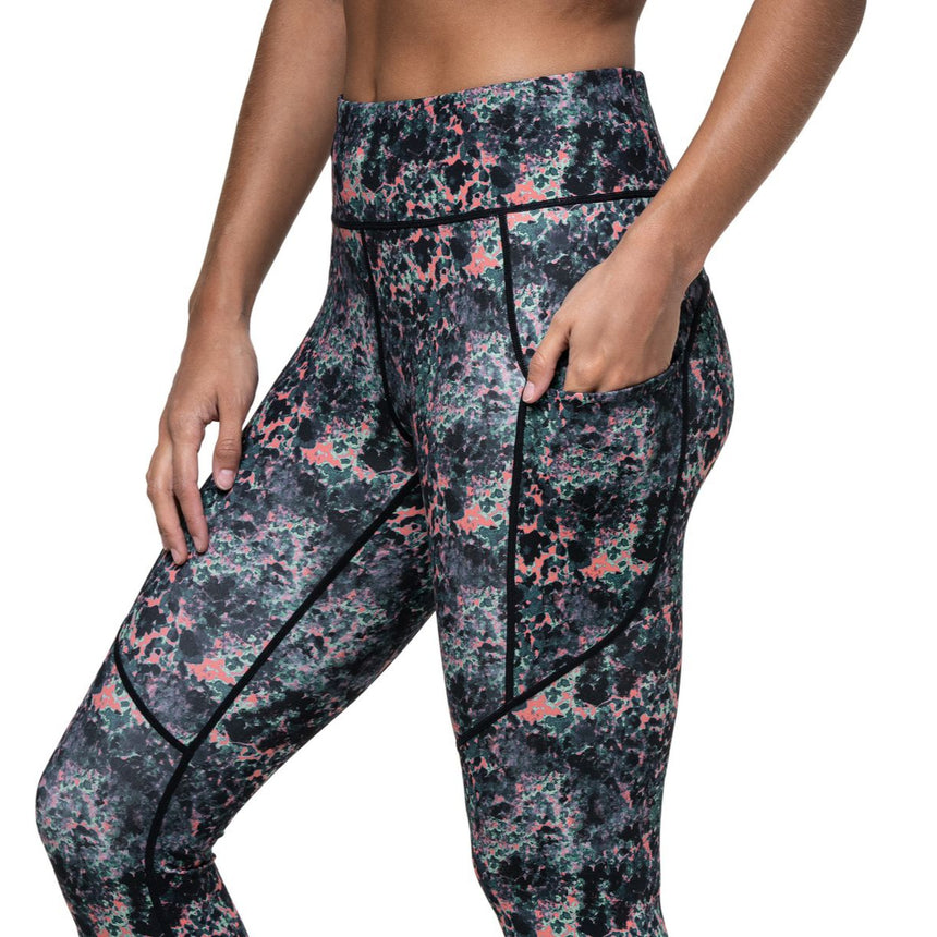Ronhill Women's Tech Tight in Coralescent - thigh pocket detail