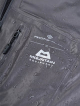 RonhillRonhill Men's GORE-TEX SHAKEDRY™ Jacket 2Outdoor Action