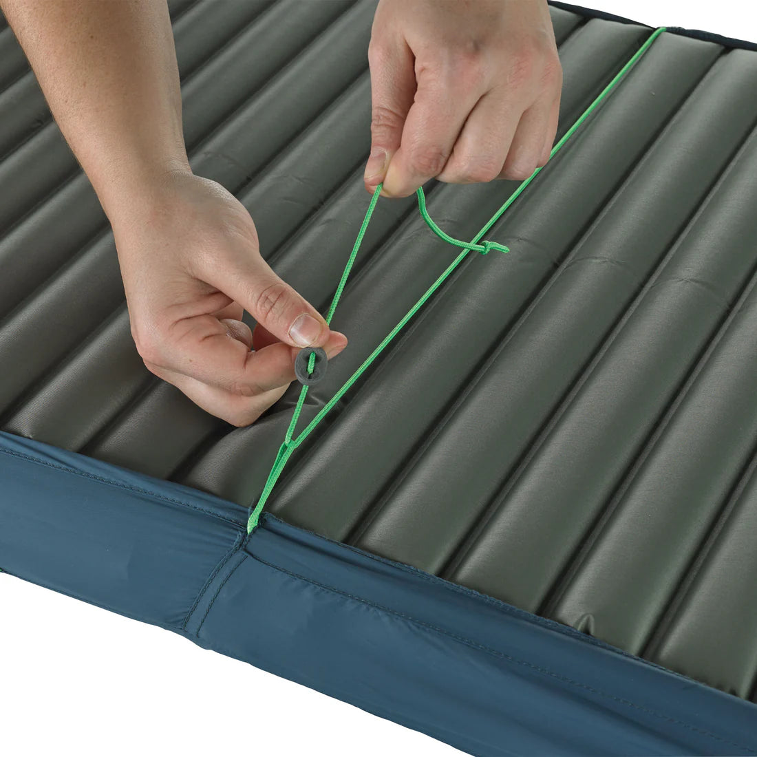 Thermarest Synergy Lite Coupler Sheet Outdoor Action - Toggle