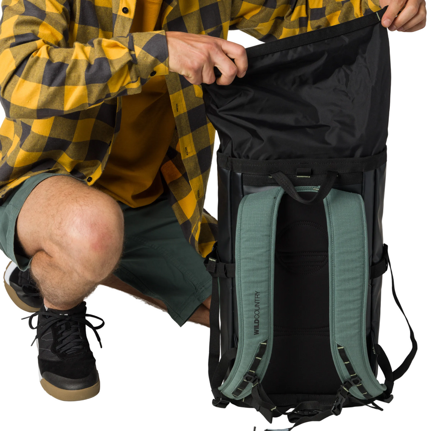 Wild Country Climbing Crag Hauler 25 Backpack Outdoor Action Black/Marsh - Roll top closure