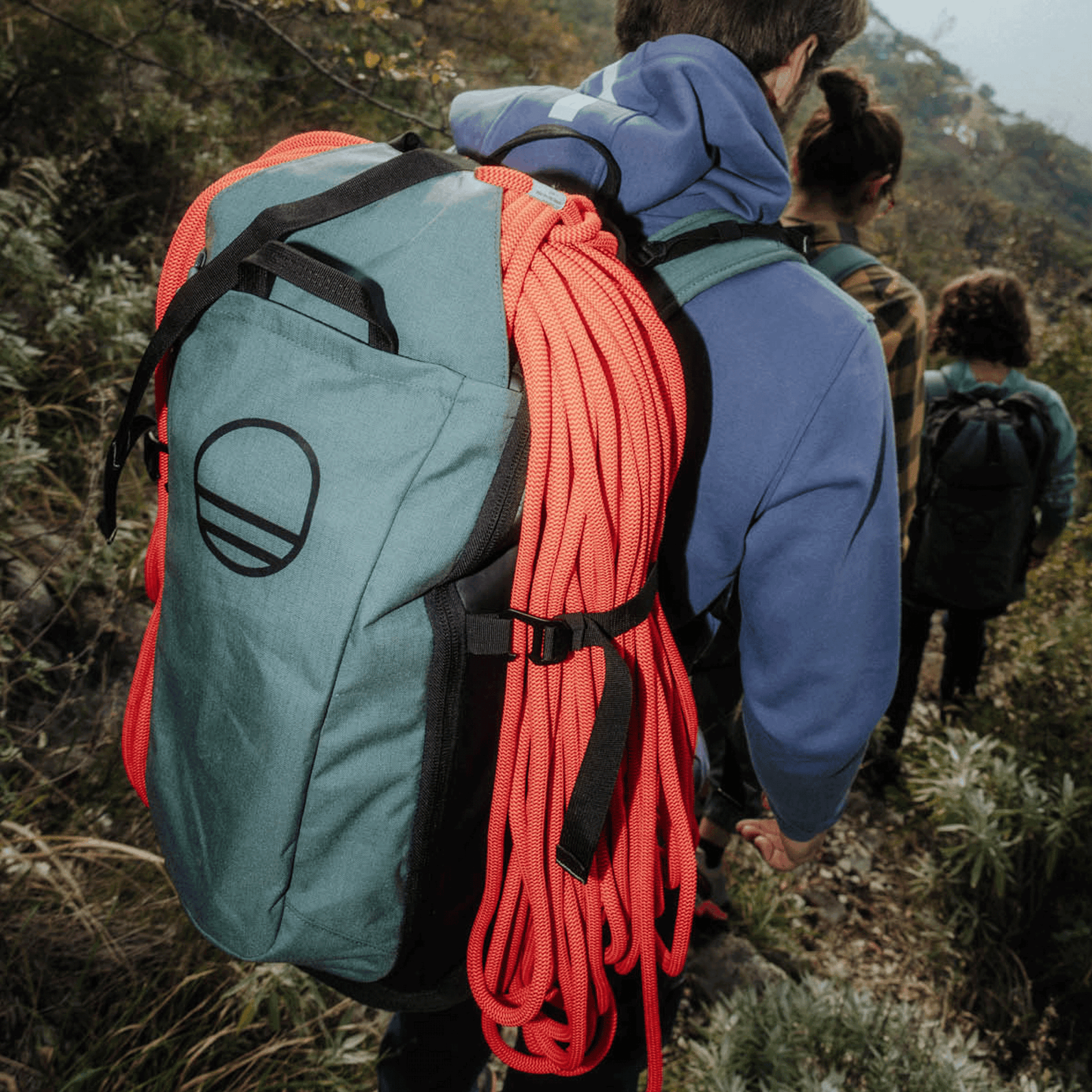 Wild Country Climbing Crag Hauler 40 Backpack Outdoor Action Black/Marsh - Close up with Rope Attached