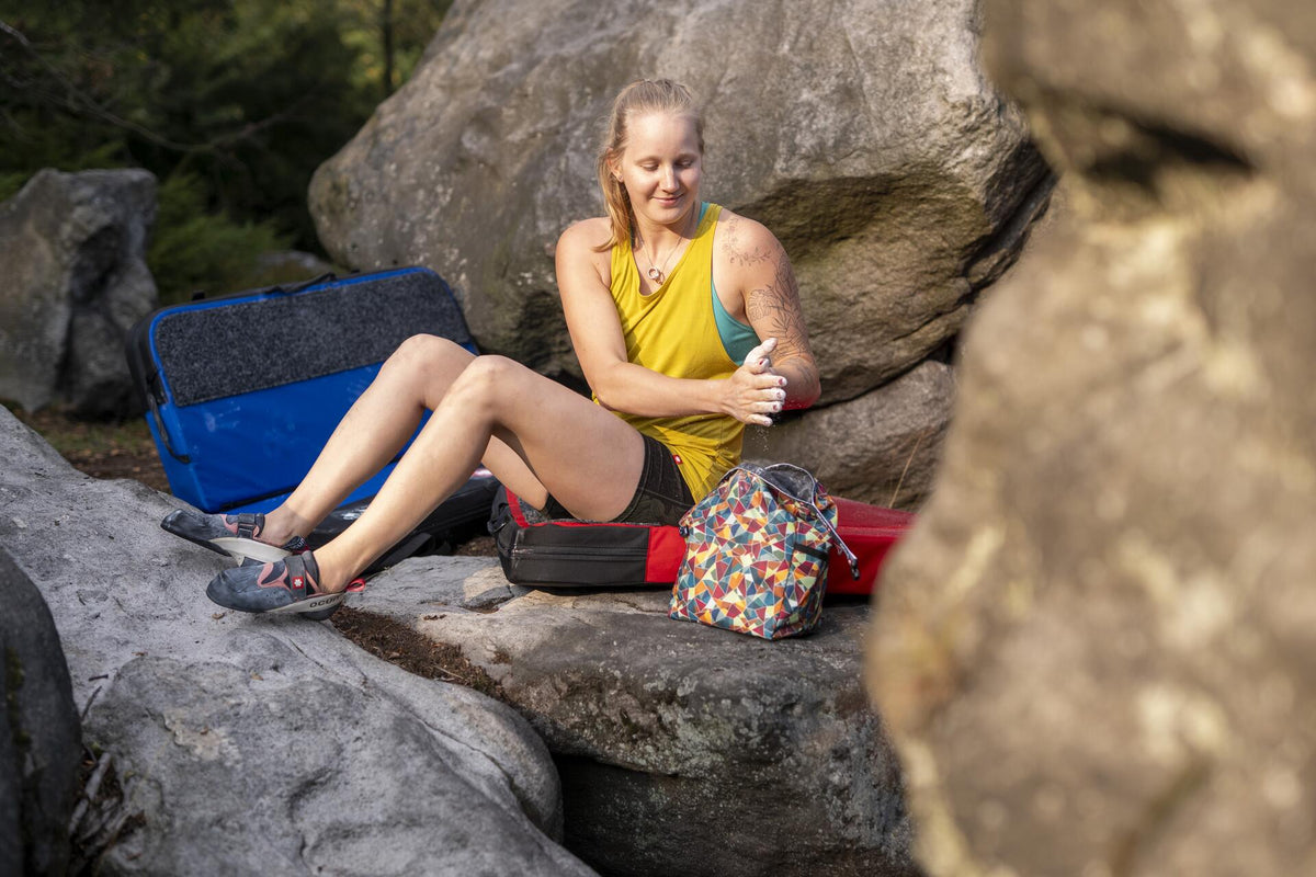 Ocún Powder Chalk 250 g Climbing Accessory - image 4