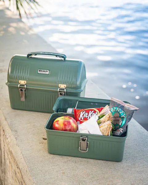 Stanley Classic Lunch Box 5.5Q/5.2LOutdoor Action